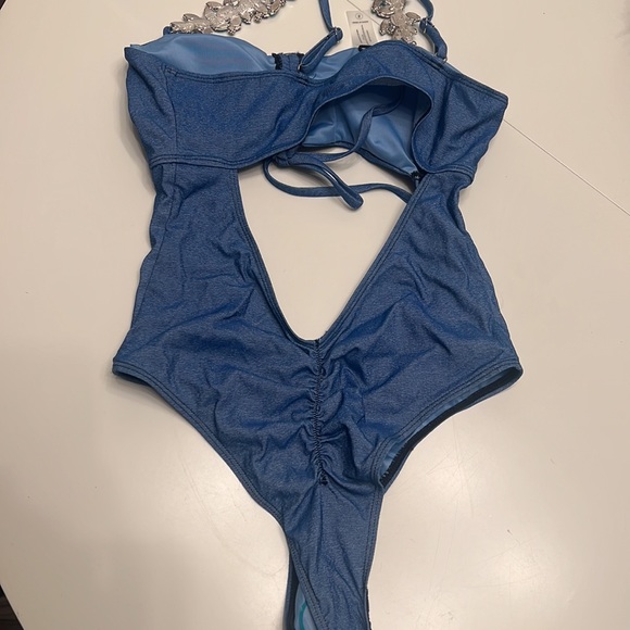 Brand new fashion now denim one piece wdiamond straps and cinched low rise back - Picture 5 of 5